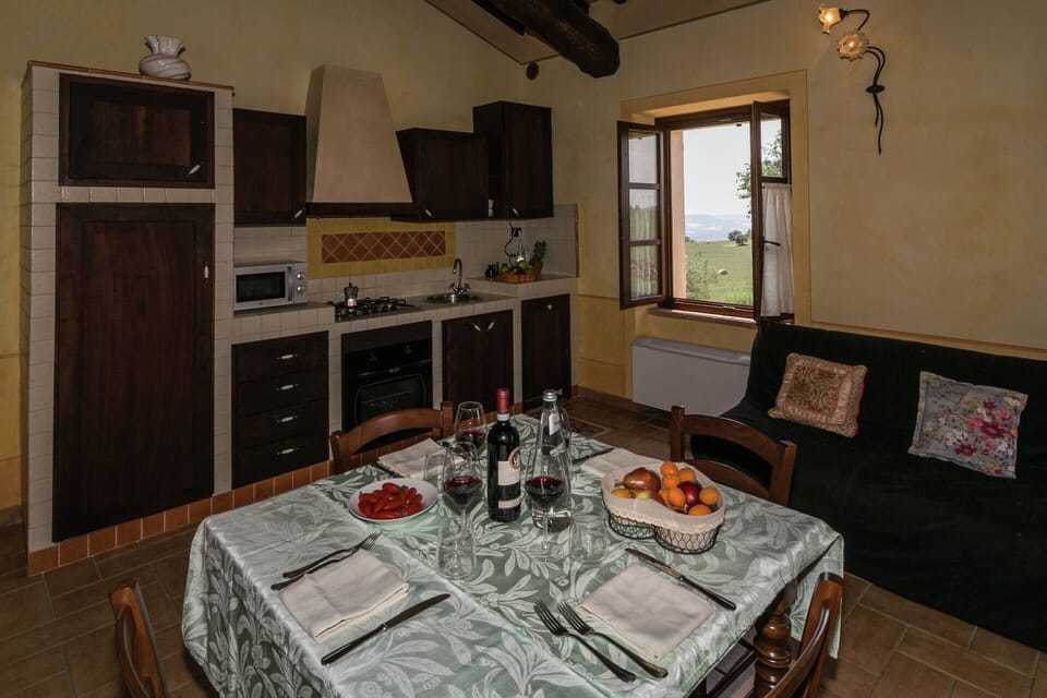 Classic House, 4 Bedrooms | Private kitchen | Fridge, microwave, oven, dishwasher
