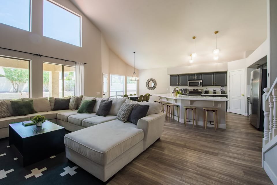 House | 5 bedrooms, desk, Internet