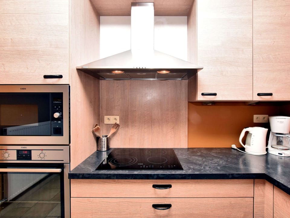 Classic House, Multiple Bedrooms | Private kitchen | Fridge, microwave, oven, dishwasher