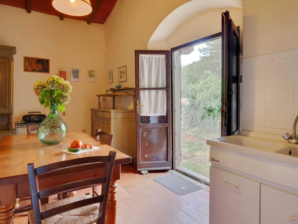Classic House, 3 Bedrooms | Dining