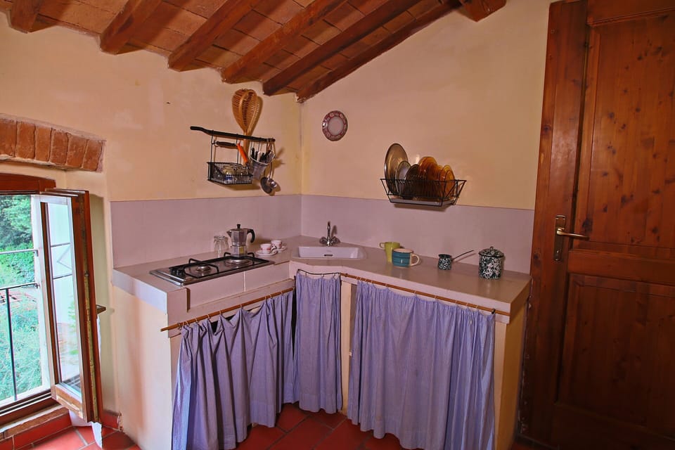 Classic House, 4 Bedrooms | Private kitchen | Highchair