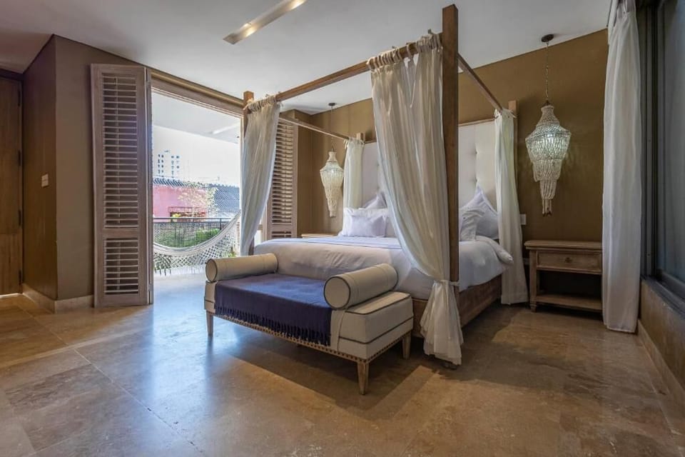 Luxury Townhome, 3 Bedrooms | 3 bedrooms, soundproofing, iron/ironing board, free WiFi