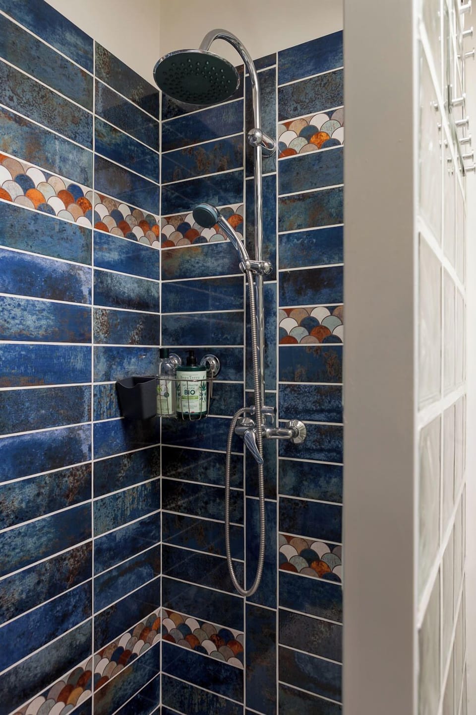 Shower, towels, soap, shampoo
