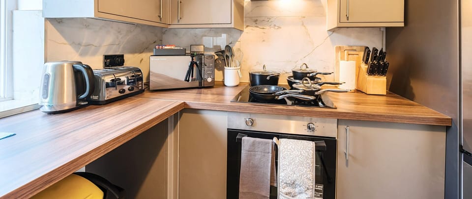 Economy House, Garden View | Private kitchen | Electric kettle, toaster