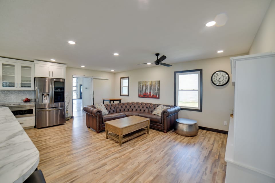 House (6 Bedrooms) | Interior