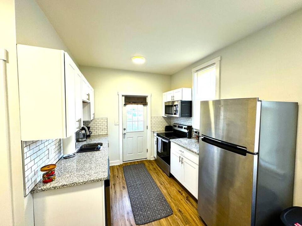 House | 1 bedroom, desk, Internet