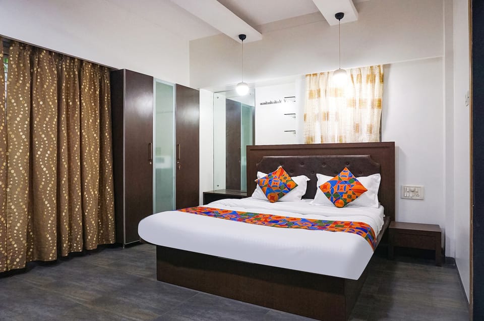 Deluxe Room | Egyptian cotton sheets, premium bedding, in-room safe, free WiFi