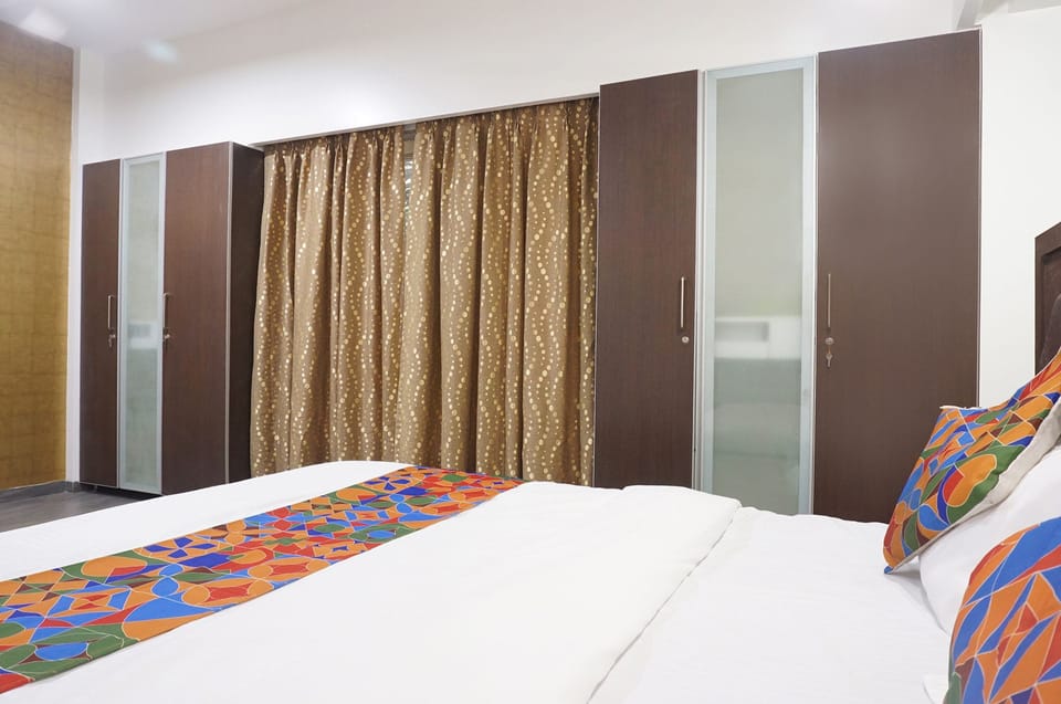 Egyptian cotton sheets, premium bedding, in-room safe, free WiFi