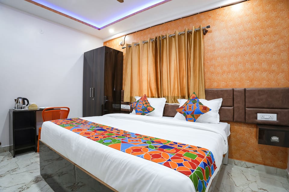 Egyptian cotton sheets, premium bedding, in-room safe, free WiFi