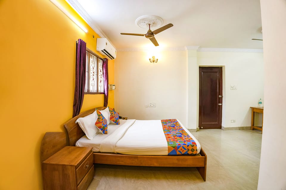 Egyptian cotton sheets, premium bedding, in-room safe, free WiFi