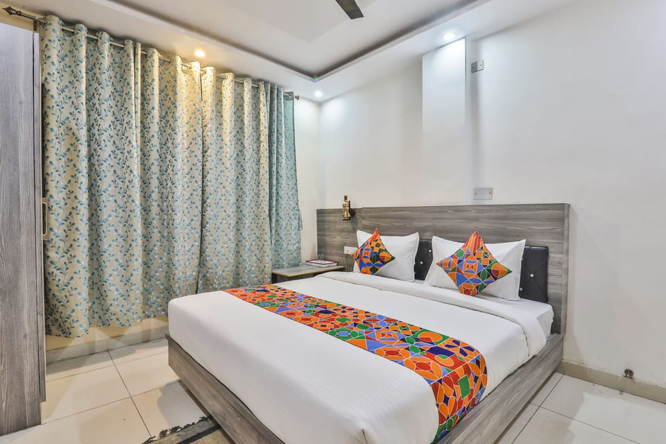 Egyptian cotton sheets, premium bedding, in-room safe, free WiFi