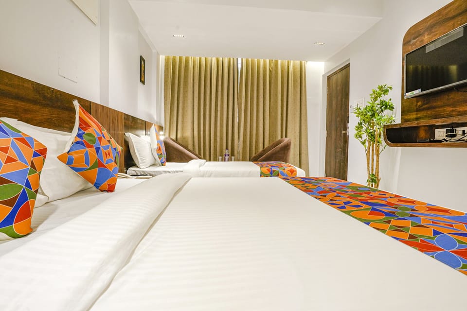 Egyptian cotton sheets, premium bedding, in-room safe, free WiFi