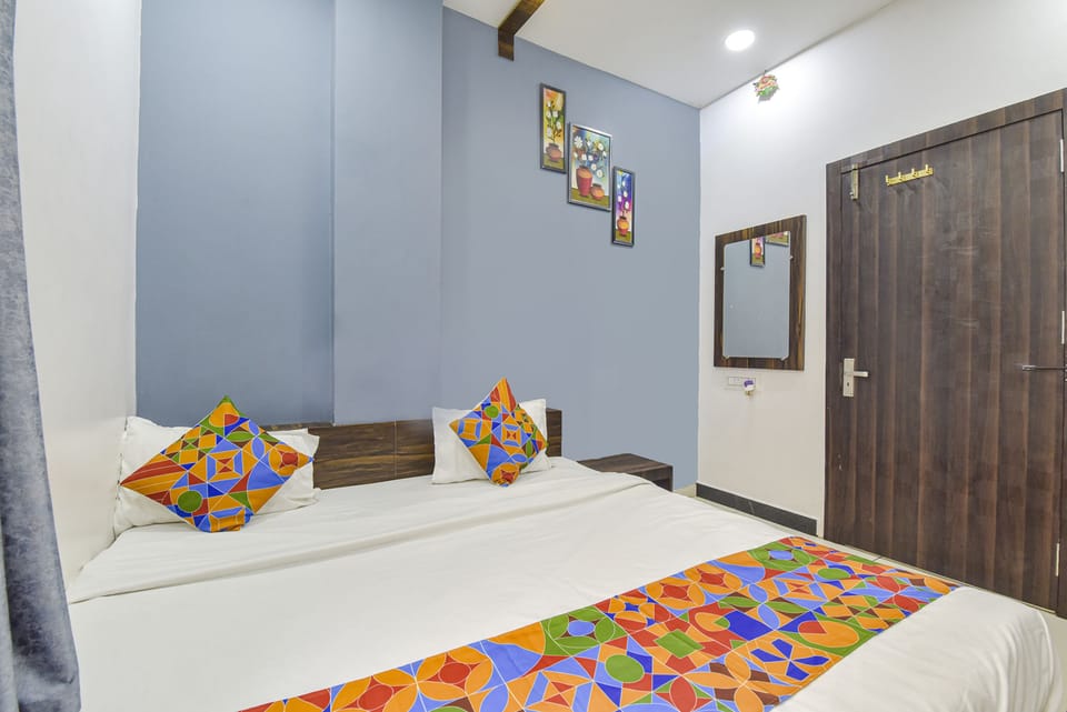 Family Room | Egyptian cotton sheets, premium bedding, in-room safe, WiFi (free)