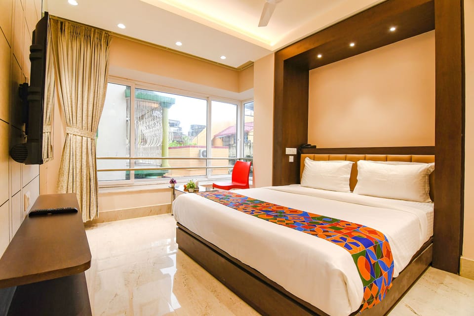 Deluxe Room | Egyptian cotton sheets, premium bedding, in-room safe, bed sheets