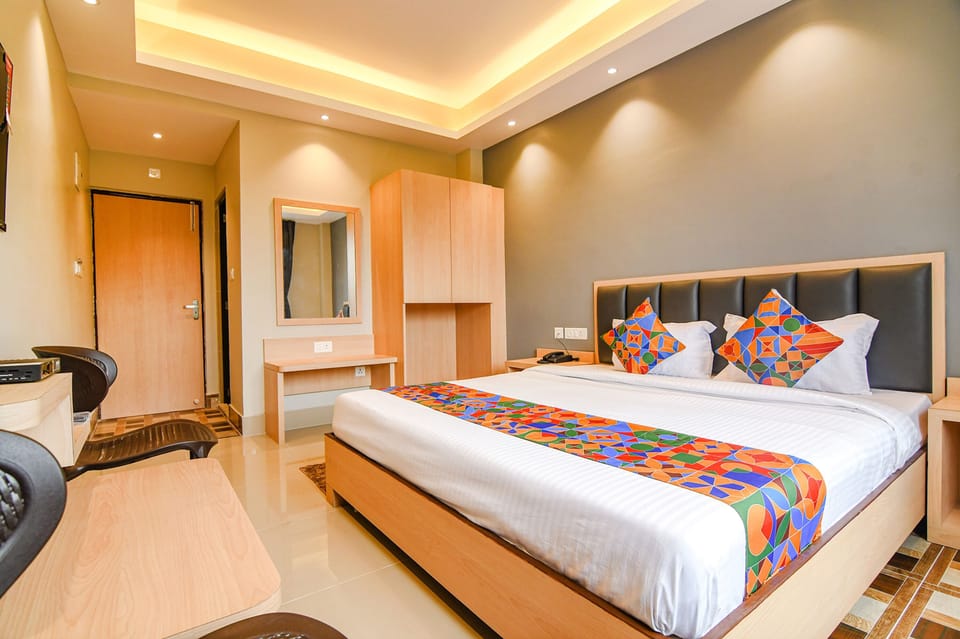 Premium Room | Egyptian cotton sheets, premium bedding, in-room safe