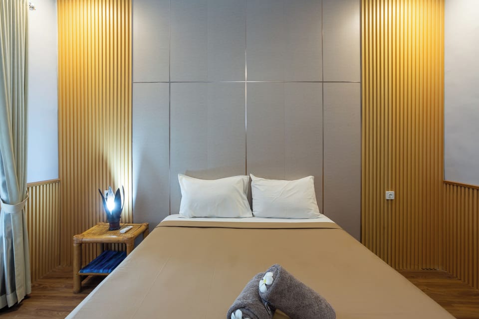Superior Double Room, 1 King Bed, Garden View | Soundproofing, WiFi (free), bed sheets