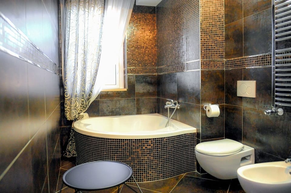 Comfort Room | Desk, soundproofing, free WiFi