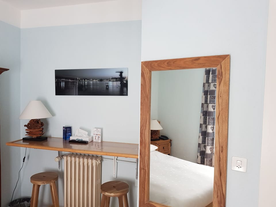 In-room safe, desk, soundproofing, iron/ironing board