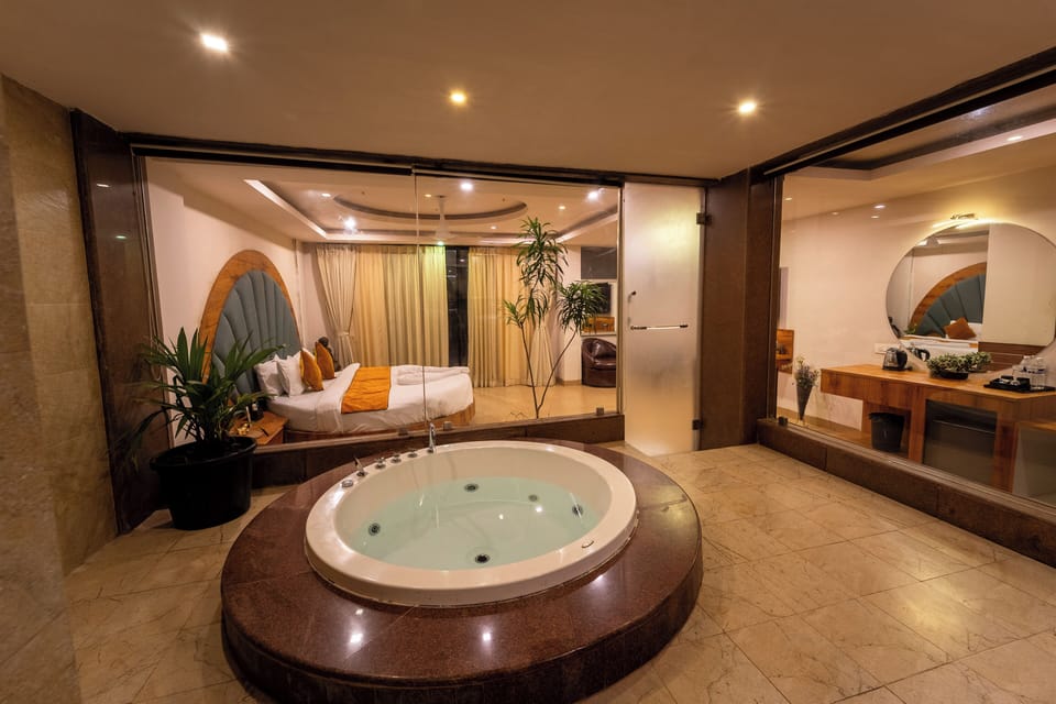 Grandeur Maharaja with Couple Jacuzzi Bathtub | Bathroom | Hydromassage showerhead, free toiletries, hair dryer, slippers