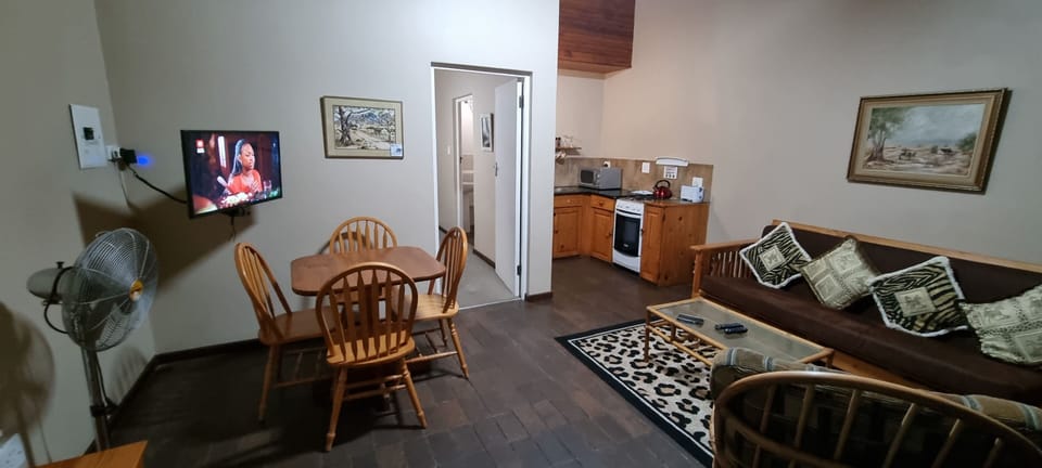 Cottage (Double) | In-room dining