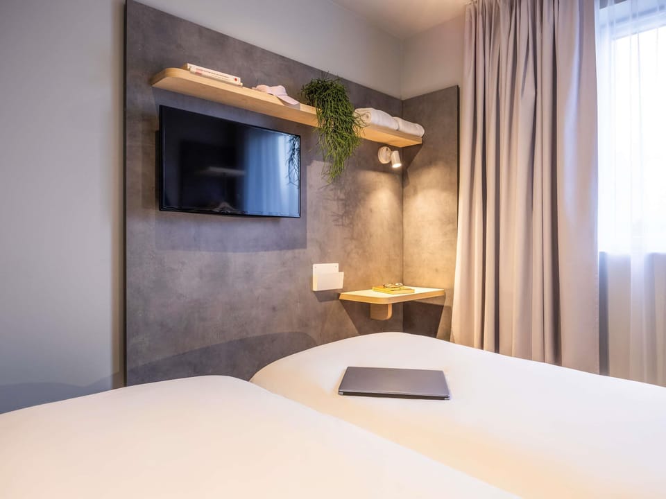 Standard Room, 2 Twin Beds | Free WiFi
