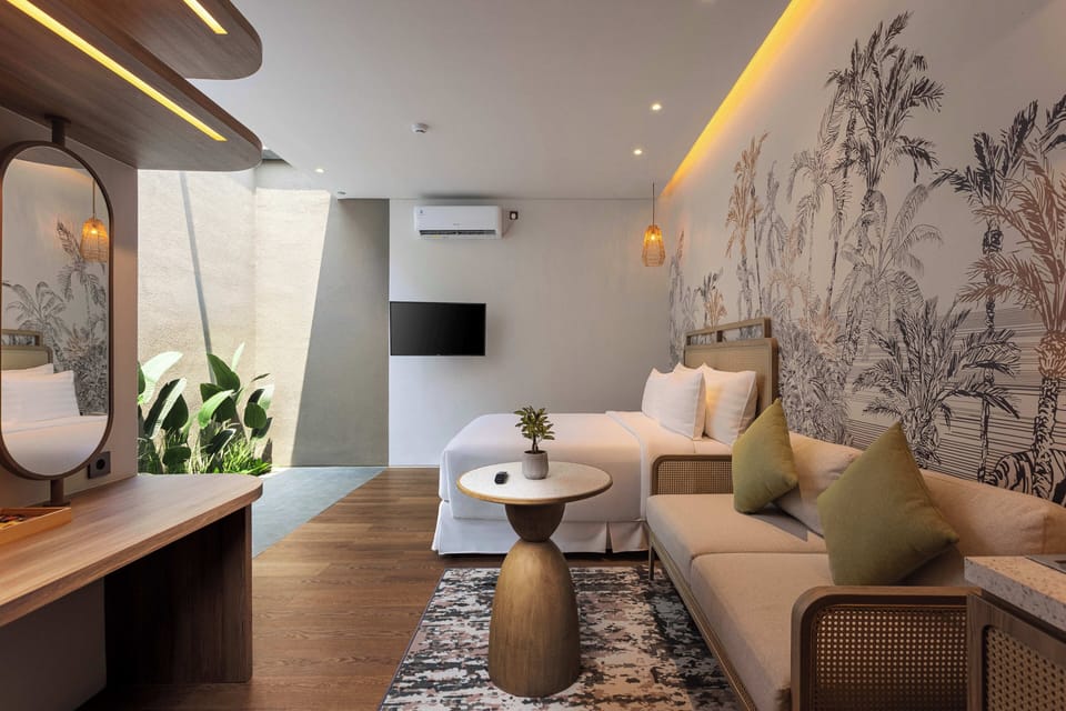 Solaris Villa | In-room safe, desk, laptop workspace, soundproofing