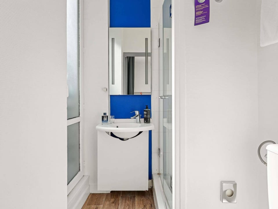 Standard Room, 2 Twin Beds | Premium bedding, laptop workspace, blackout drapes, soundproofing