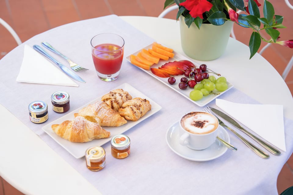 Daily buffet breakfast for a fee