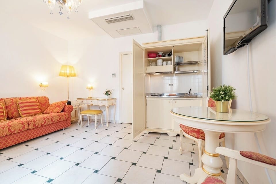 Comfort Apartment, 2 Bedrooms, Kitchenette | In-room safe, soundproofing, iron/ironing board, free WiFi