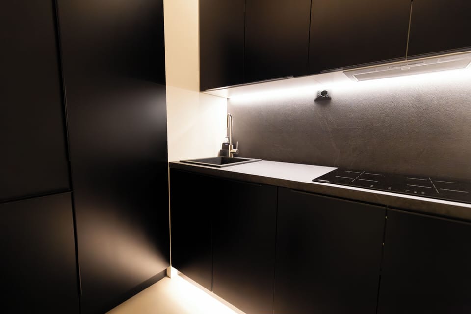 Luxury Condo, City View | Private kitchen