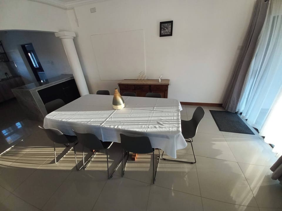 House, 4 Bedrooms, Private Pool, Garden View | Dining room