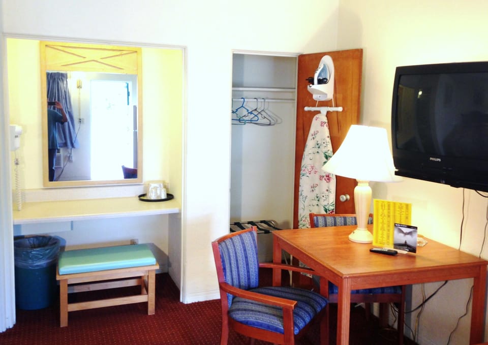 Standard Double Room, 2 Double Beds, Non Smoking | Desk, blackout drapes, iron/ironing board, free WiFi