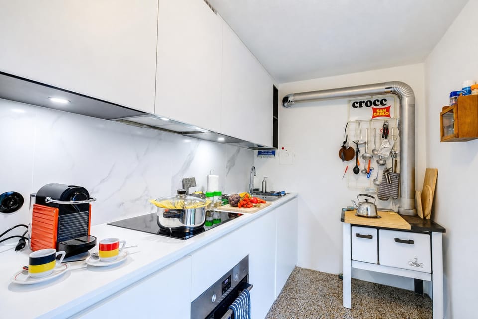 Family Chalet, 2 Bedrooms, 2 Bathrooms, Mountainside (La Canonica Centovalli with Balconies) | Private kitchen