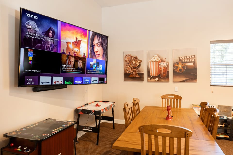 House, 4 Bedrooms | Dining