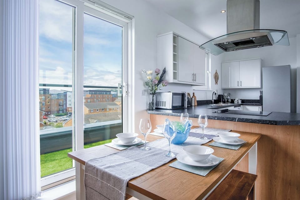 Standard Apartment | Private kitchen | Fridge, microwave, oven, stovetop