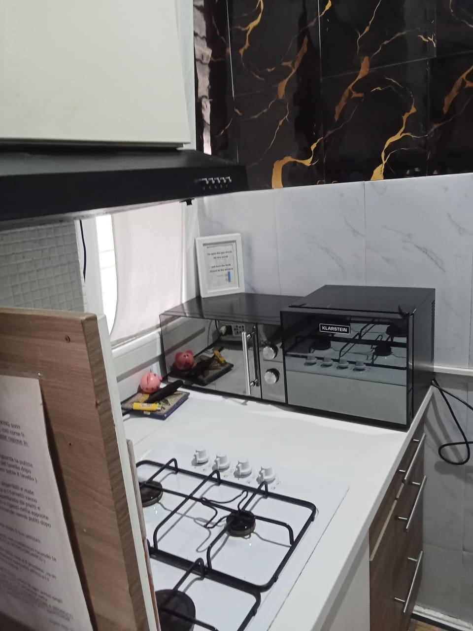 Superior Room, 1 King Bed, Non Smoking, Kitchenette | Private kitchen | Espresso maker, coffee/tea maker, mini-fridge, microwave