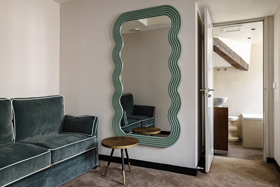 Premium Room, 1 King Bed with Sofa bed | Premium bedding, minibar, in-room safe, desk