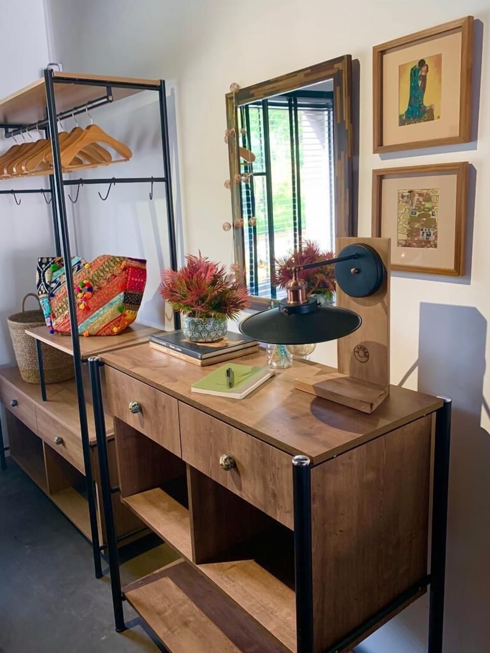 Deluxe Studio, Garden View | Blackout drapes, iron/ironing board, free WiFi