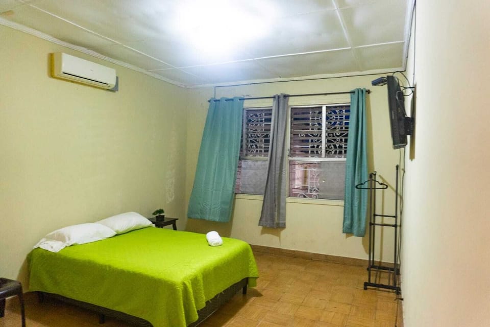 Deluxe Double Room | Hypo-allergenic bedding available, desk, laptop workspace