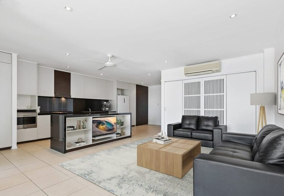 Apartment, 3 Bedrooms | Living area | Smart TV, Netflix, streaming services