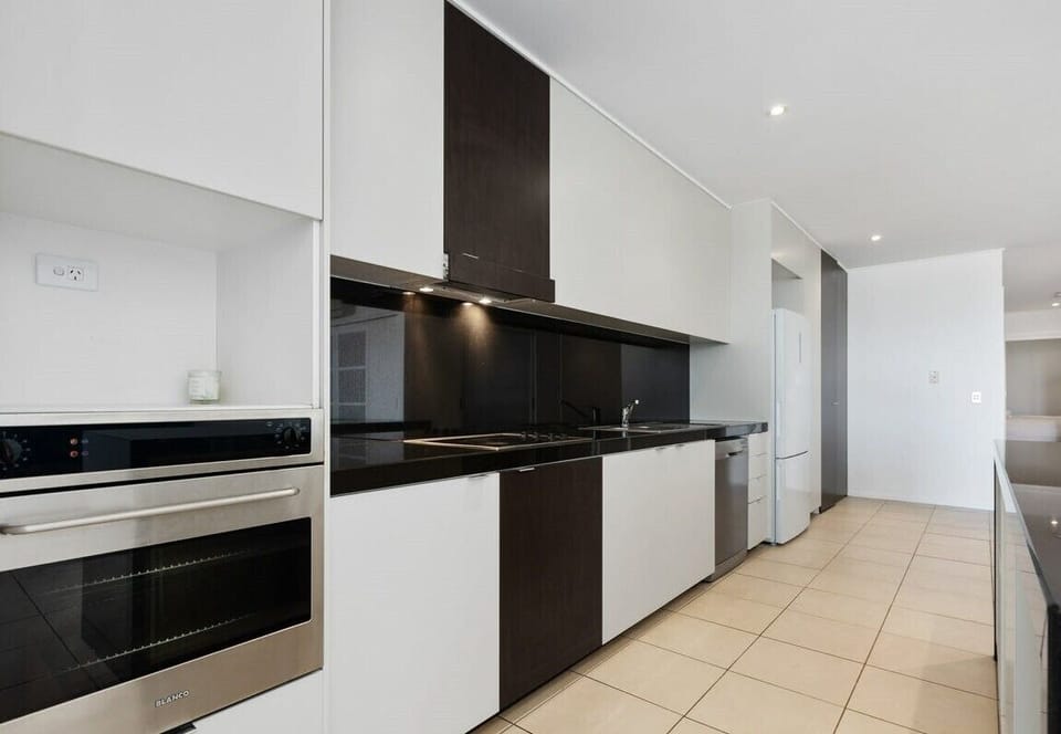 Apartment, 3 Bedrooms | Private kitchen | Electric kettle