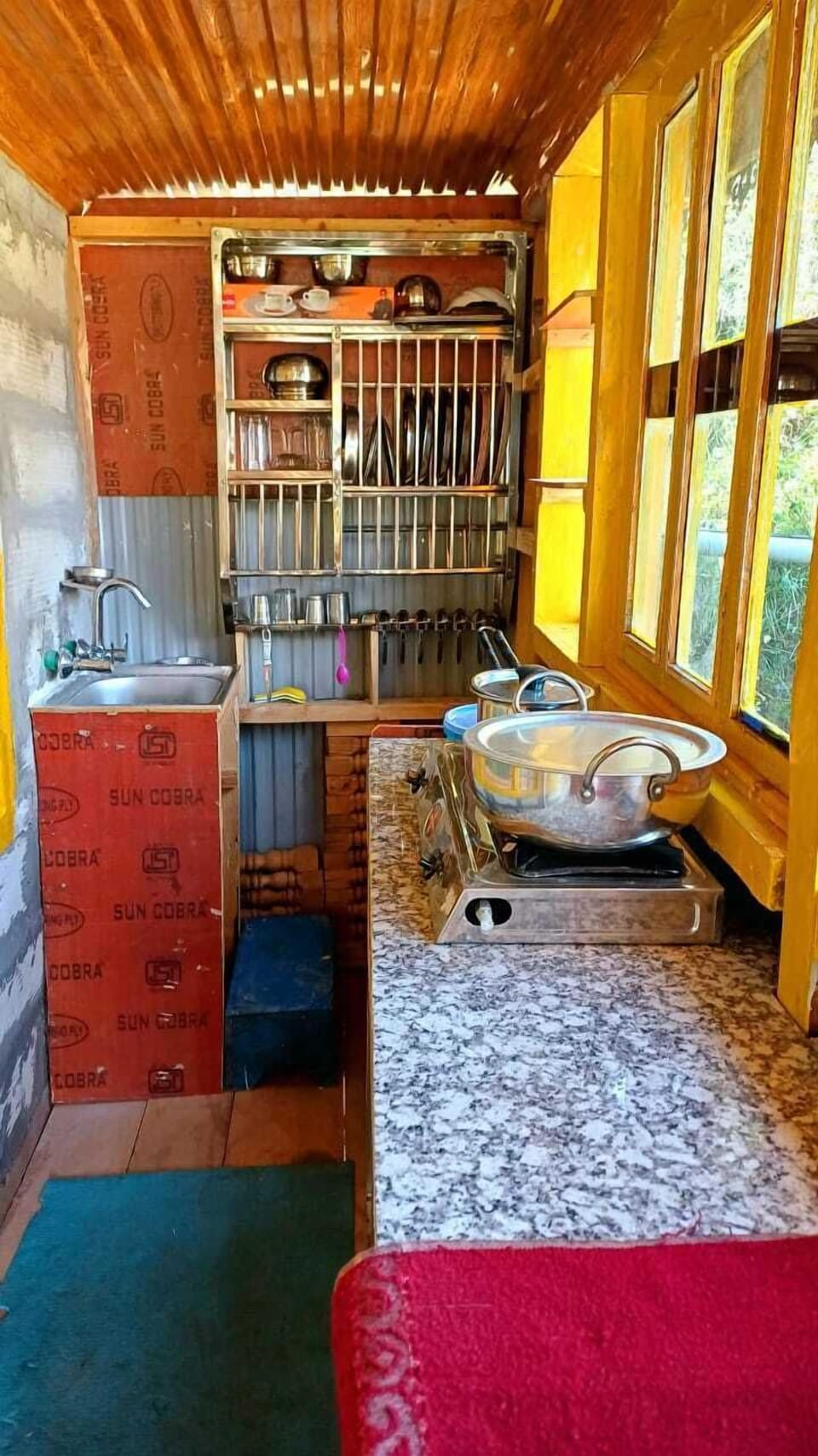 Deluxe Double Room, Mountain View | Private kitchen | Stovetop, dishwasher, cookware/dishes/utensils