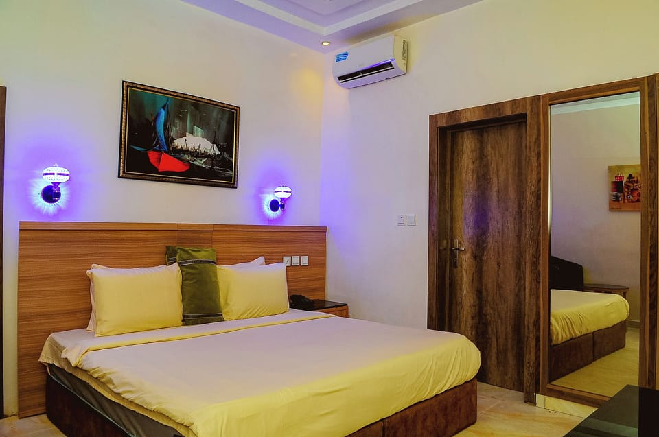 Studio | Laptop workspace, free WiFi, bed sheets