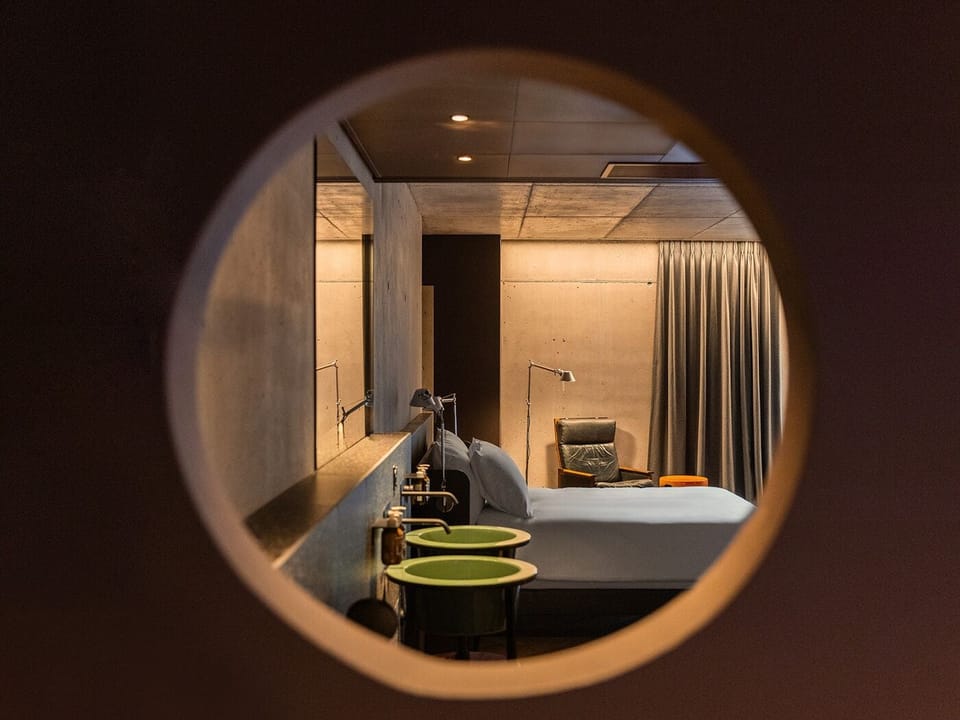 1100 hL Suite with Bathtub | Premium bedding, blackout drapes, soundproofing, free WiFi