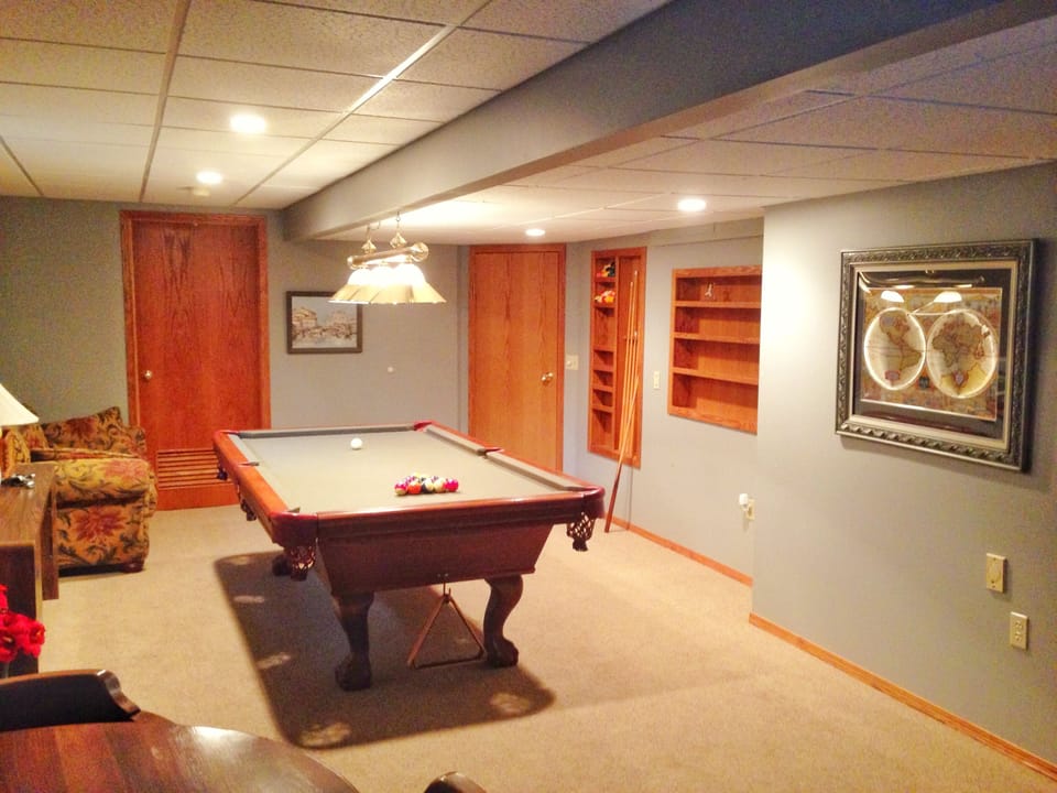 Garden Suite (Private Bath) | Billiards
