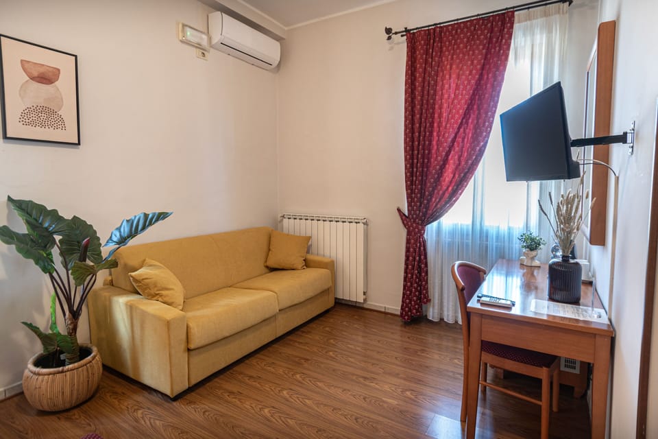 Classic Double Room | Desk, laptop workspace, free WiFi