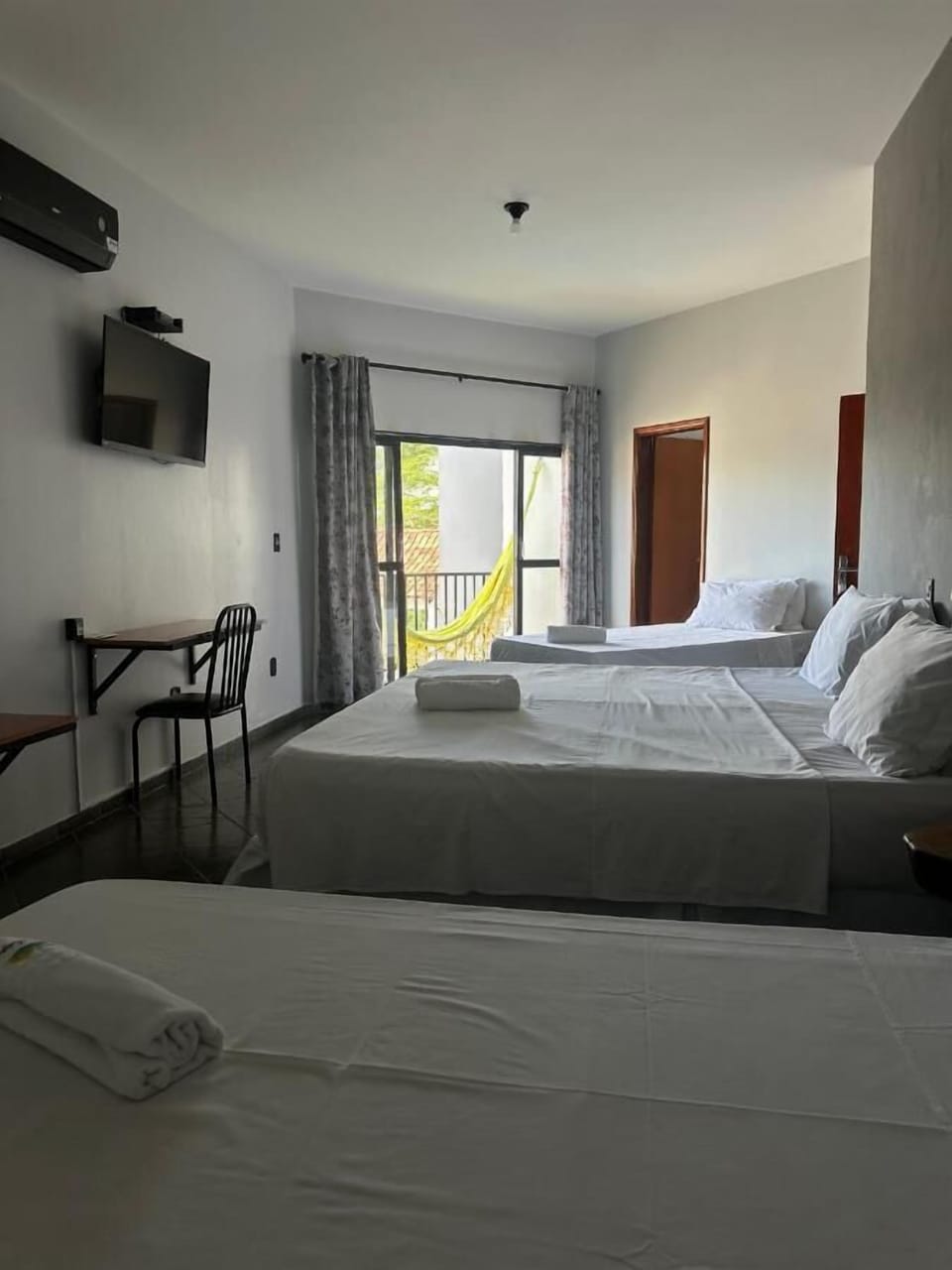 Superior Triple Room | Desk, free WiFi