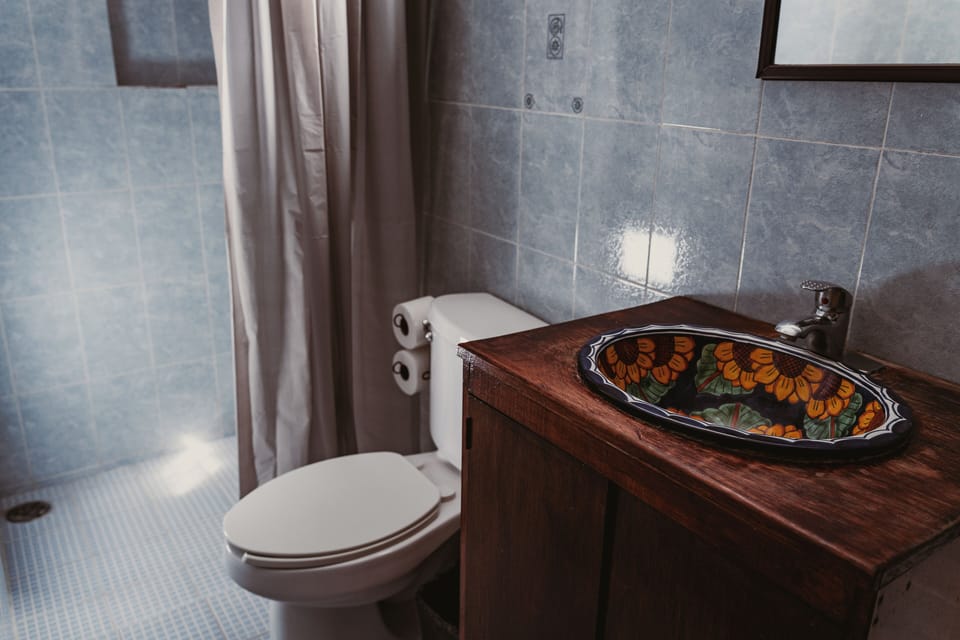 Basic Triple Room | Bathroom