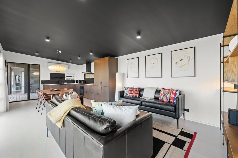 Deluxe House, Ocean View | Living area | 50-inch Smart TV with digital channels, Netflix, Hulu