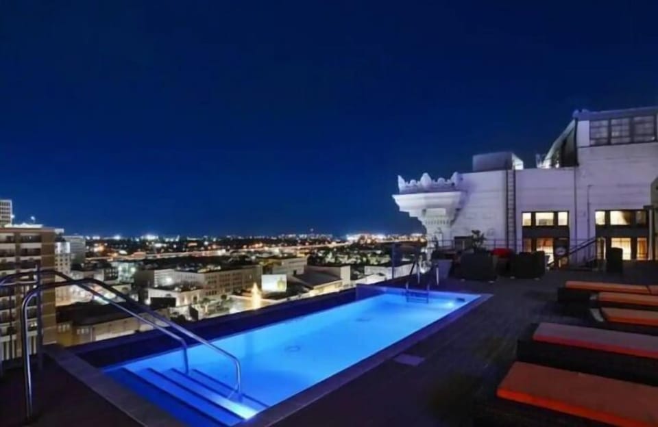 Rooftop pool